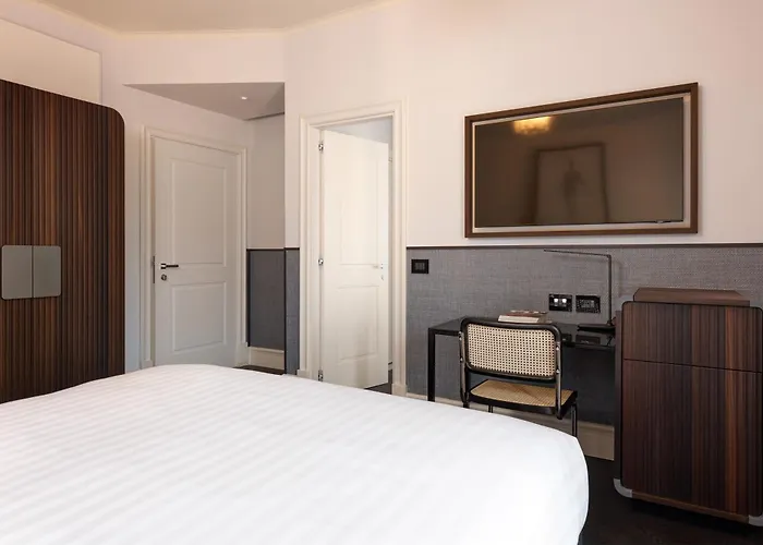 Otel Tb Place 4*